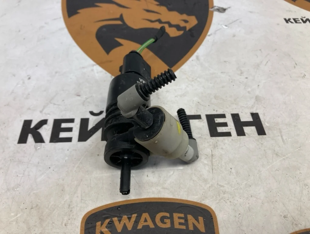 Насос омывателя Skoda Octavia RS 2014 MK2, 5E