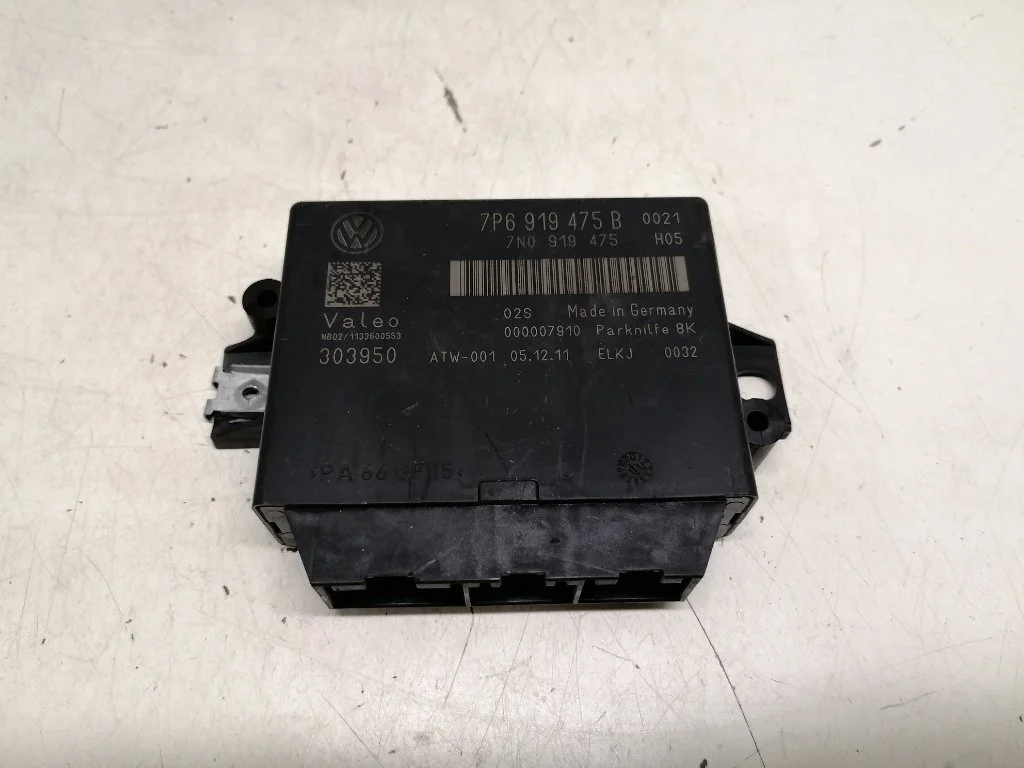 Блок управления парктроником Volkswagen Touareg 2011 7P