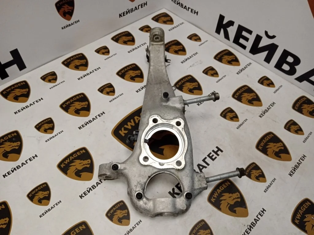 Кулак поворотный Volkswagen Touareg 2014 7P