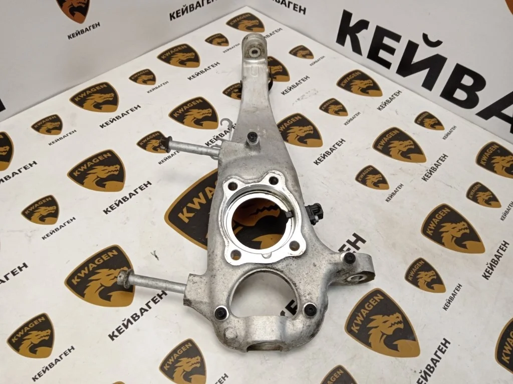 Кулак поворотный Volkswagen Touareg 2014 7P