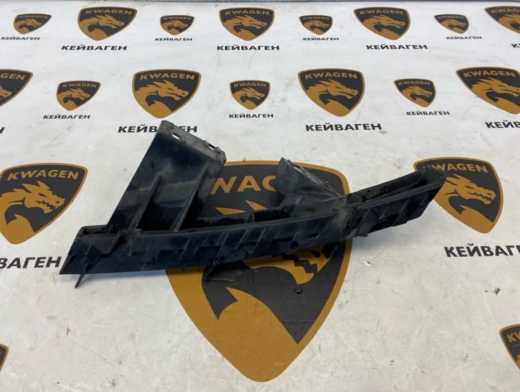 Крепление бампера Audi Q7 2007 4L