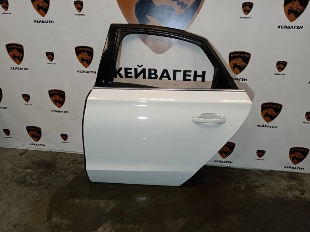 Дверь Audi A8 2011 D4