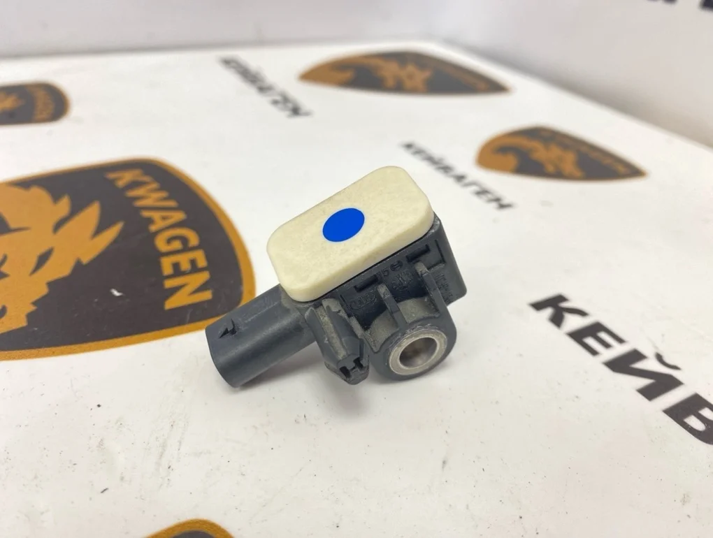 Датчик удара Porsche Cayenne 2011 958