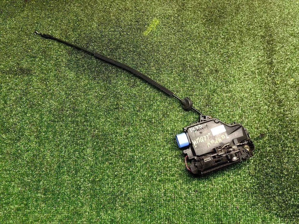 Замок передней левой двери Volkswagen Touran