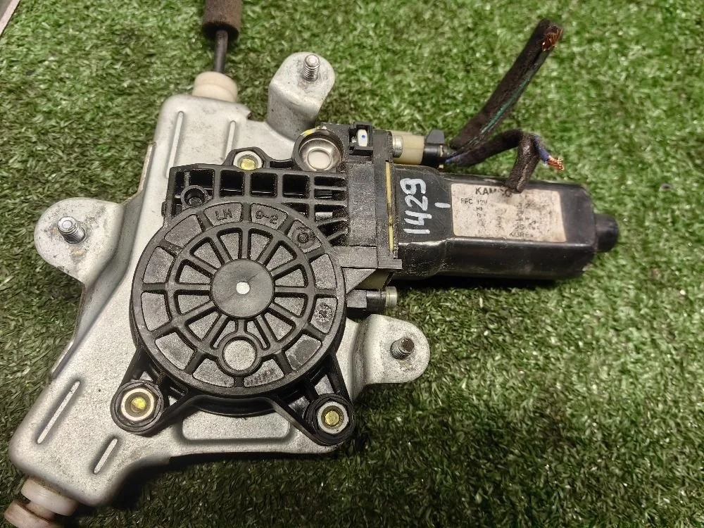 Мотор стеклоподъемника задний левый Hyundai Accent