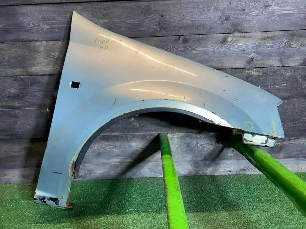 Крыло переднее правое Renault Logan 1.