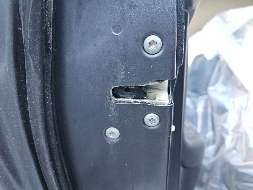 Замок задний левый универсал с Mitsubishi Lancer 9