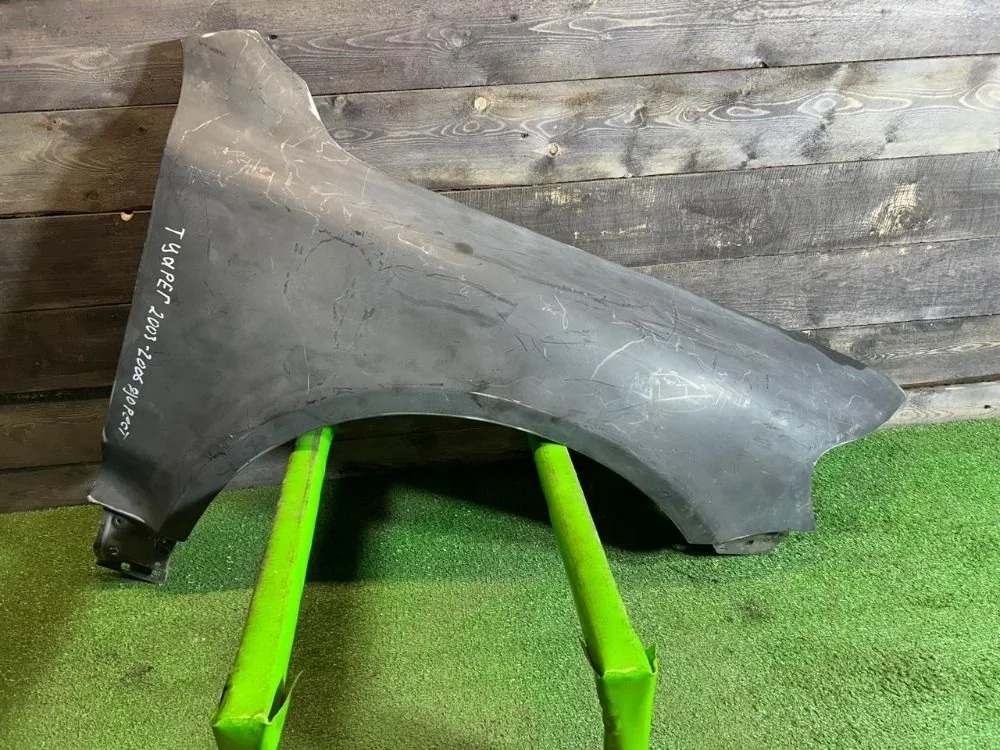 Крыло переднее правое Volkswagen Touareg 2005