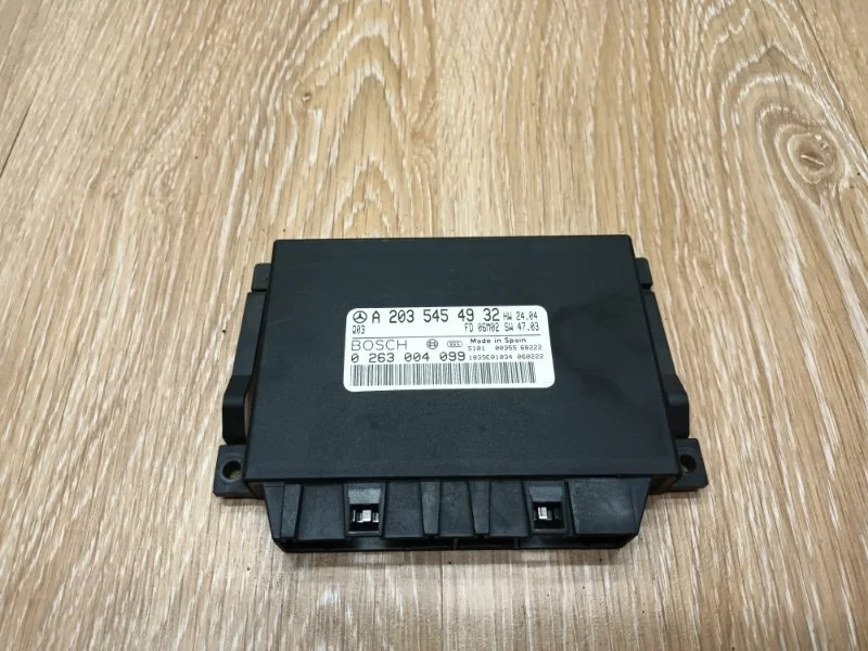 Блок управления парктроником Mercedes 2006 W203