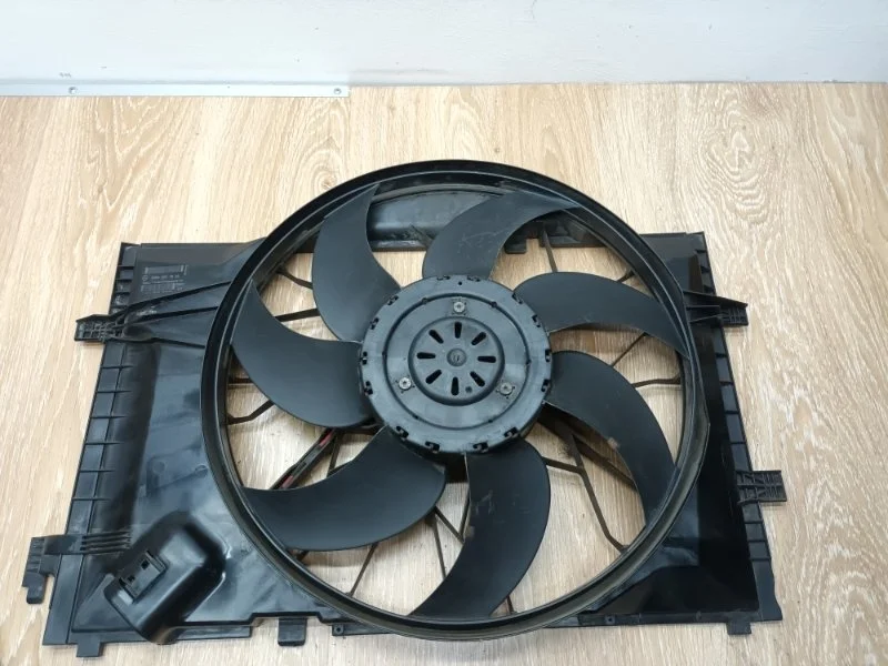 Вентилятор охлаждения радиатора Mercedes 2006 W203