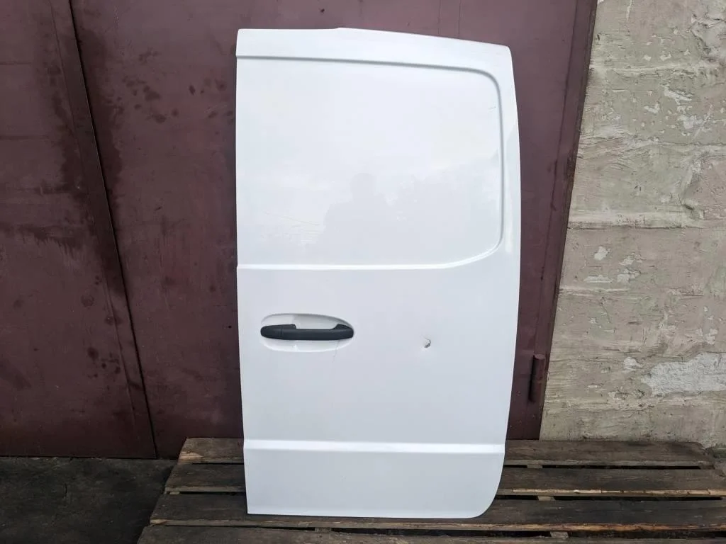 Дверь задняя правая Mercedes-Benz