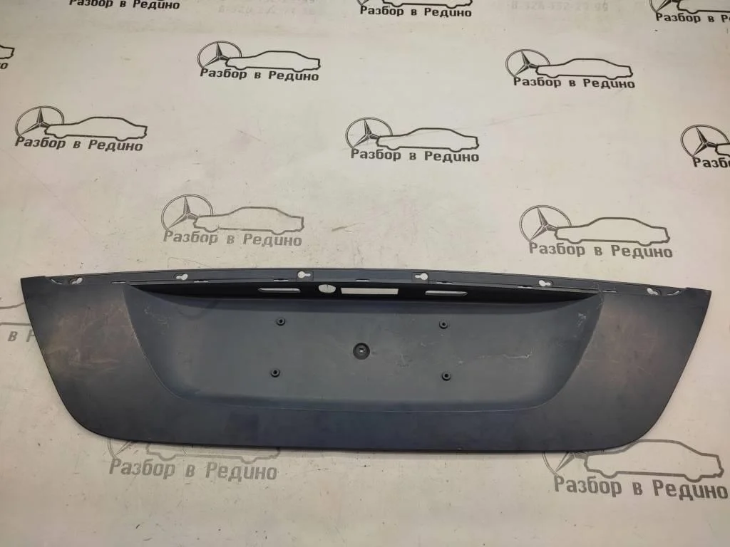 Накладка крышки багажника Mercedes-Benz