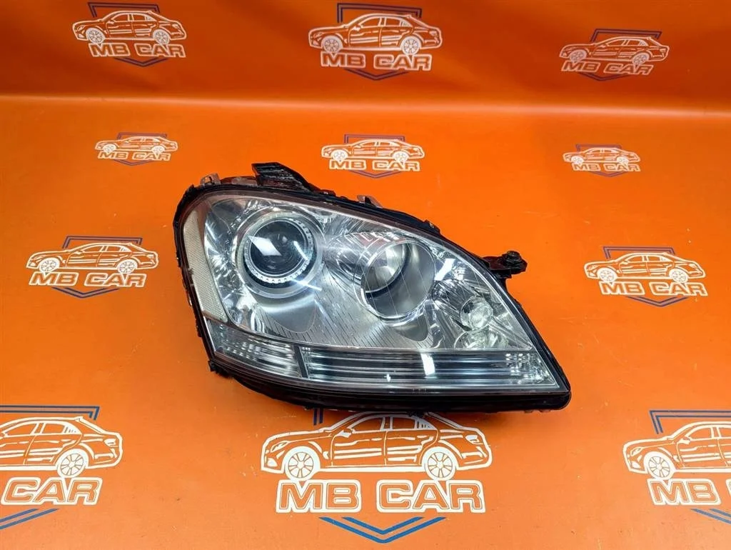 Фара правая Mercedes-Benz