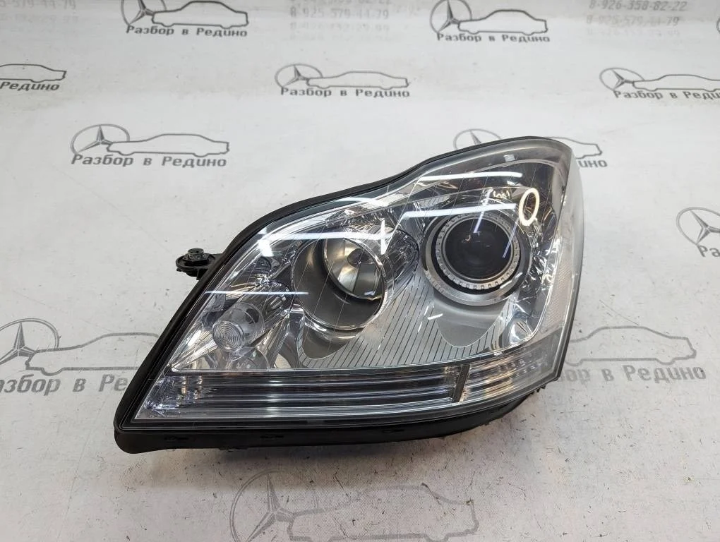 Фара левая Mercedes-Benz