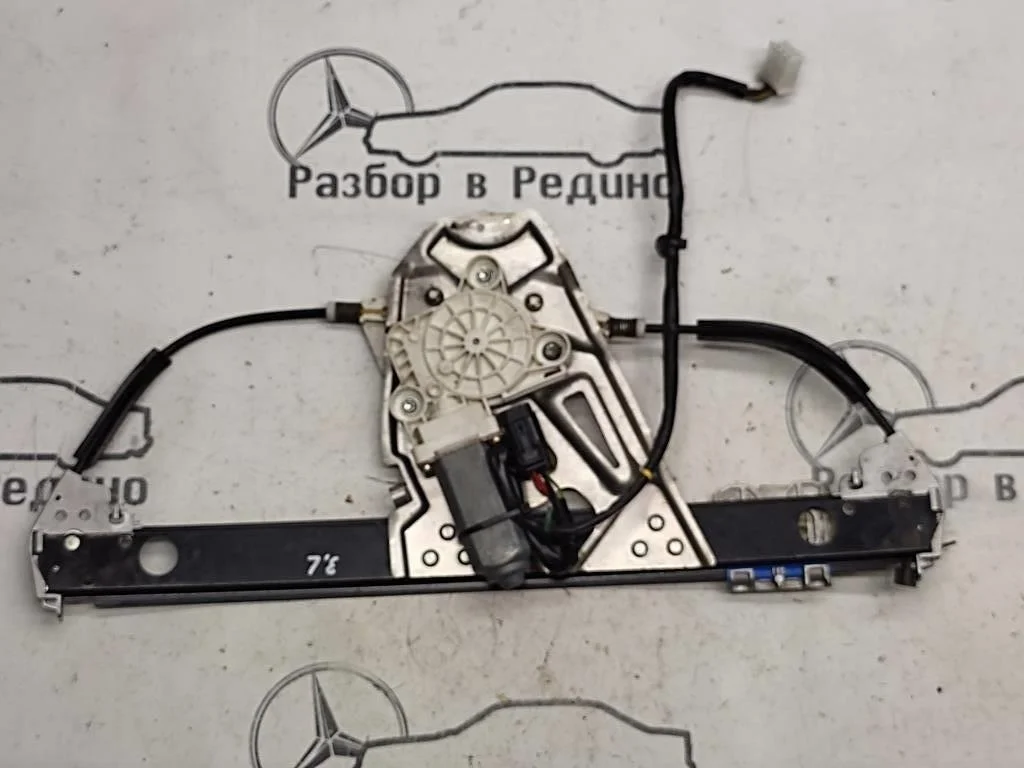 Стеклоподъемник задний левый Mercedes-Benz