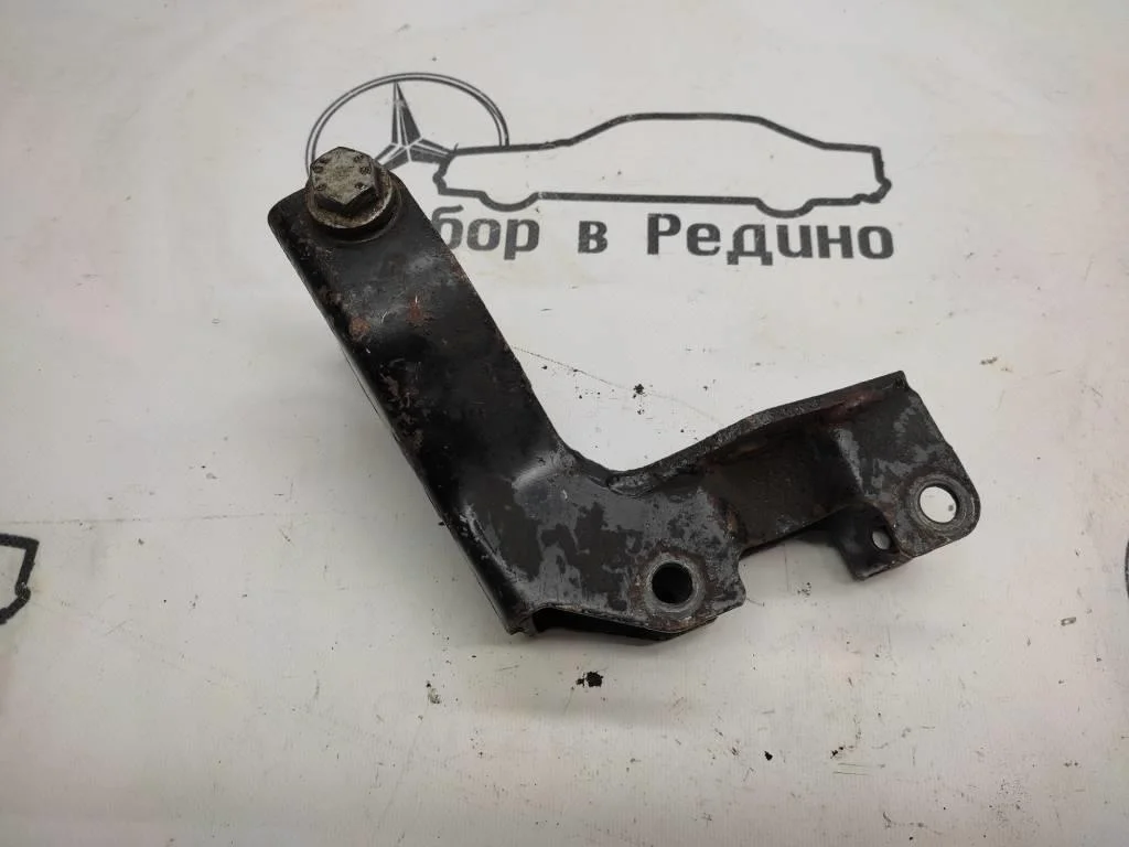 Кронштейн Mercedes-Benz