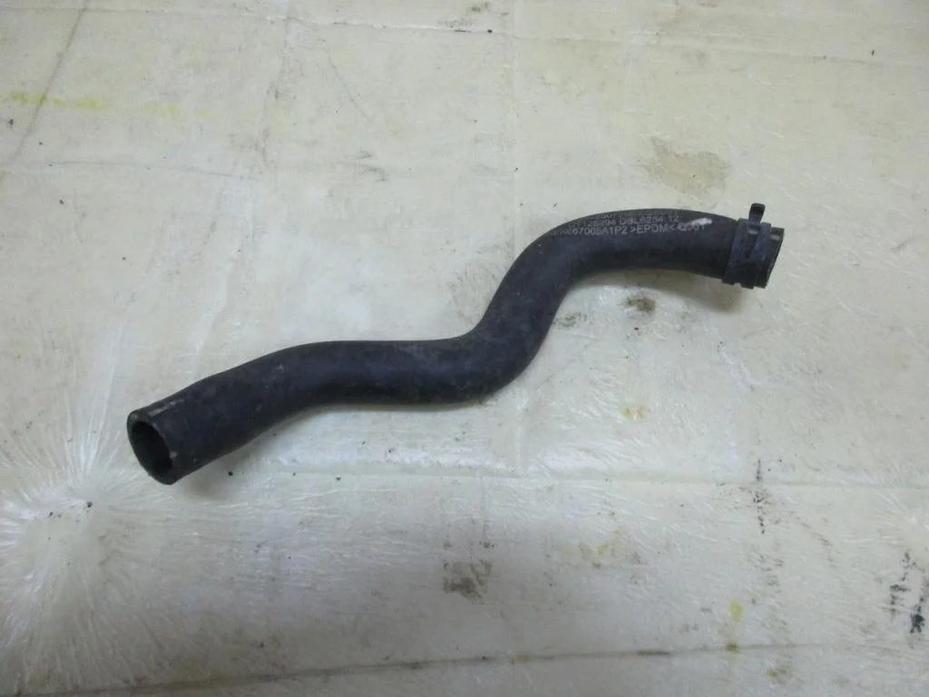 Патрубок ОЖ Mercedes-Benz