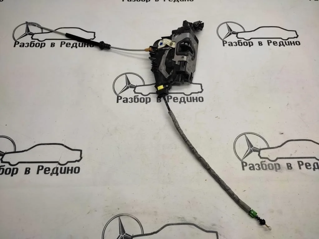 Замок двери передней правой Mercedes-Benz