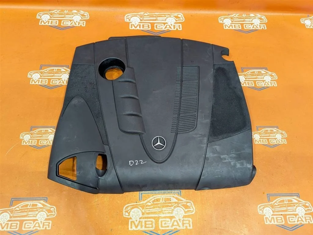 Крышка двигателя декоративная Mercedes-Benz