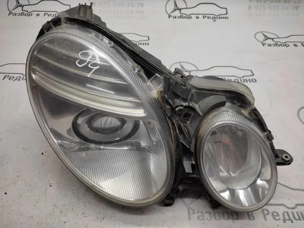 Фара правая Mercedes-Benz