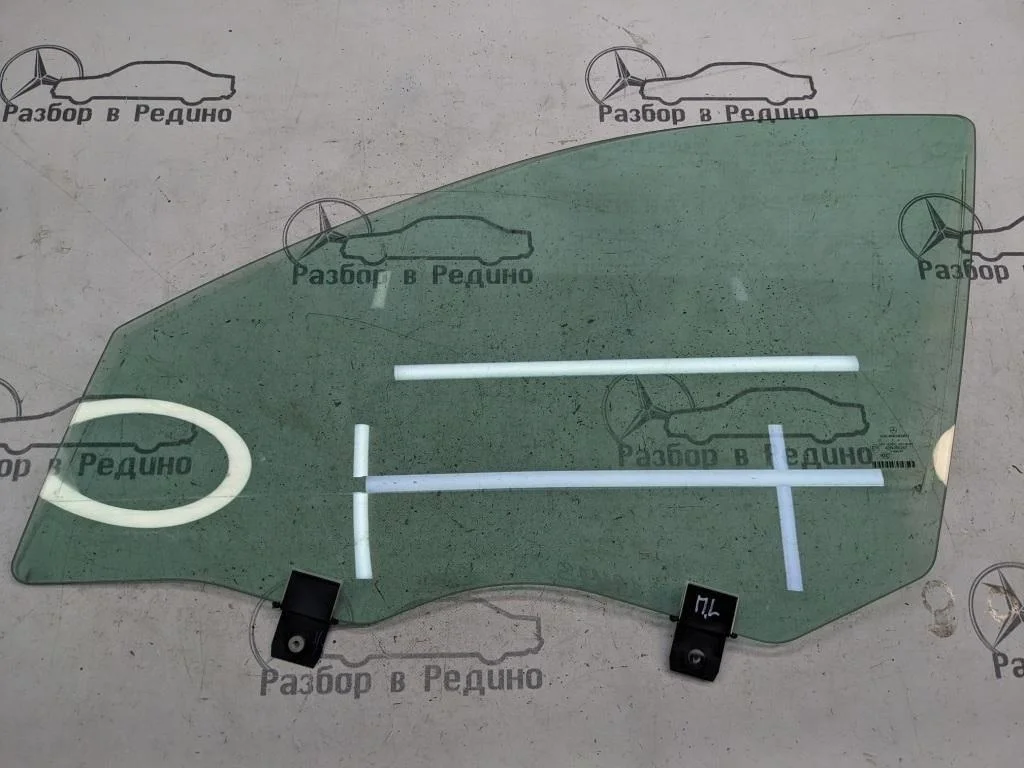 Стекло переднее левое Mercedes-Benz