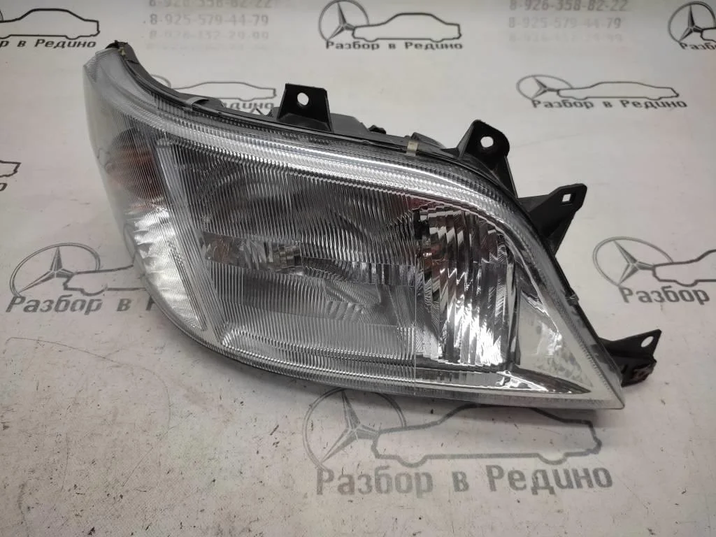 Фара правая Mercedes-Benz