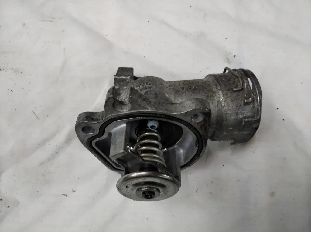 Термостат Mercedes-Benz