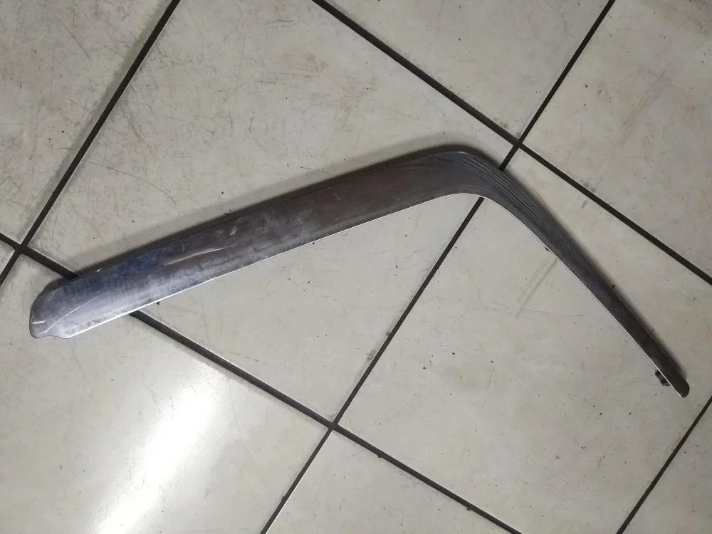 Хром переднего бампера Mercedes-Benz