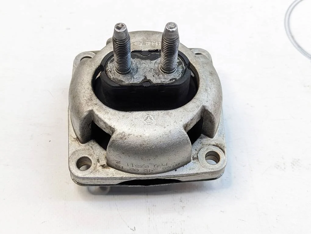 Опора КПП Mercedes-Benz