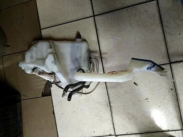 Бачок омывателя Mercedes-Benz