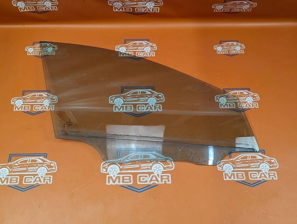 Стекло переднее правое Mercedes-Benz