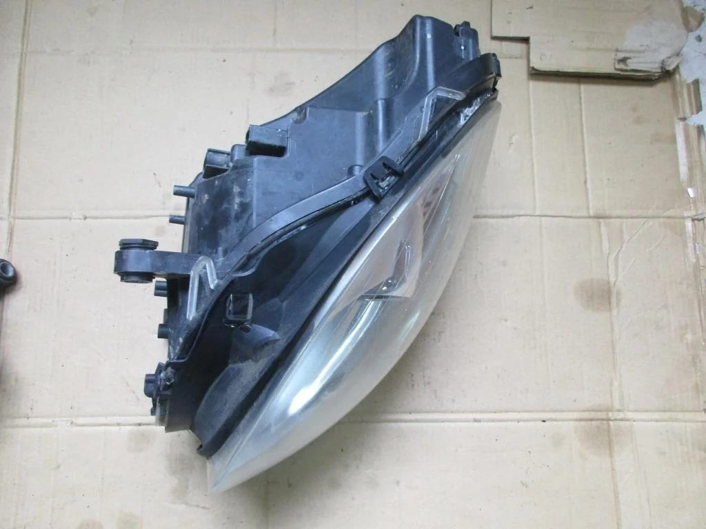 Фара правая Mercedes-Benz