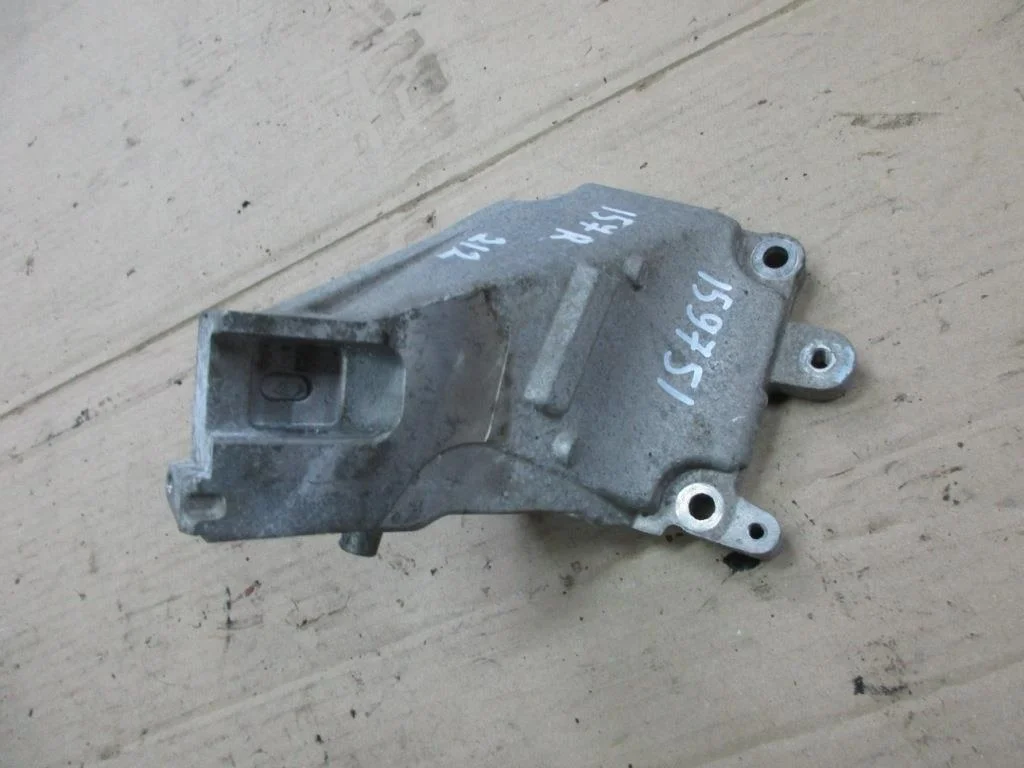 Лапа правая Mercedes-Benz