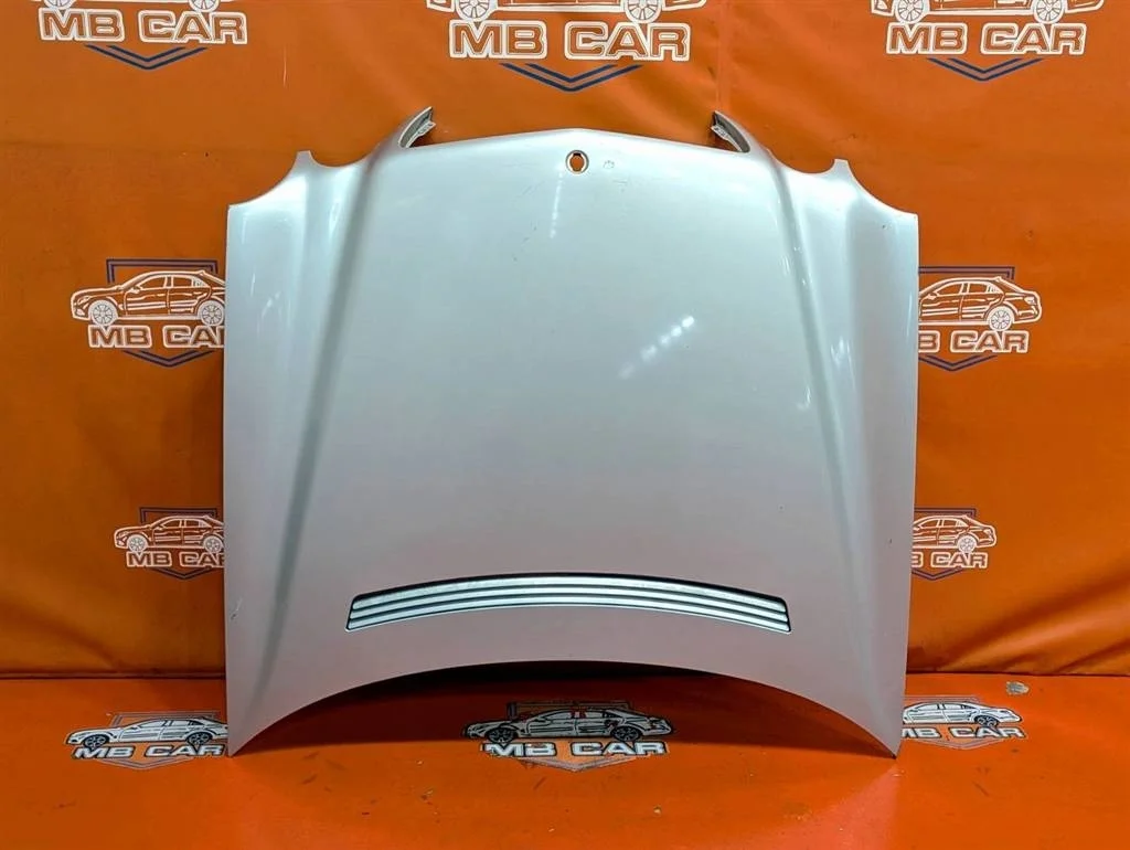 Капот Mercedes-Benz