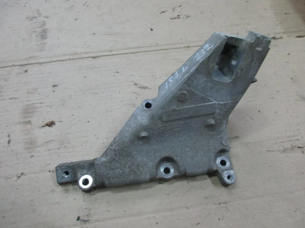 Лапа левая Mercedes-Benz