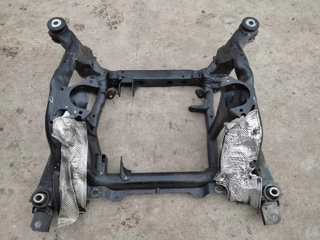 Подрамник передний Mercedes-Benz