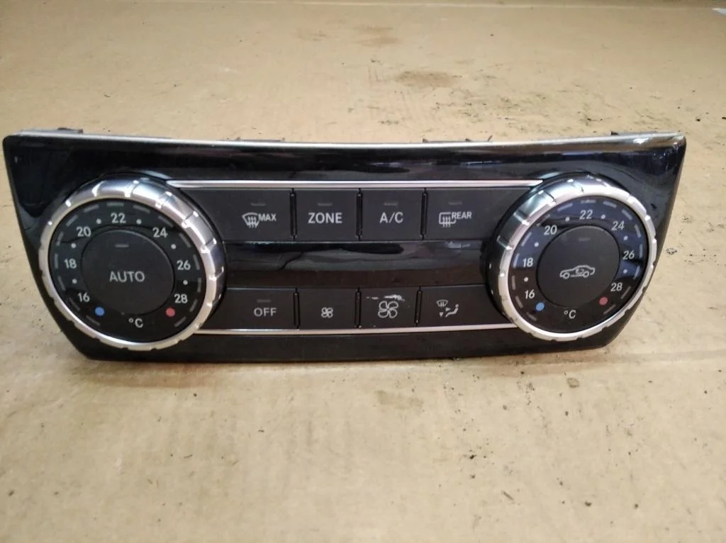 Панель управления климатом Mercedes-Benz