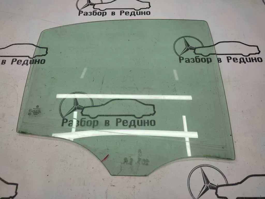 Стекло заднее правое Mercedes-Benz