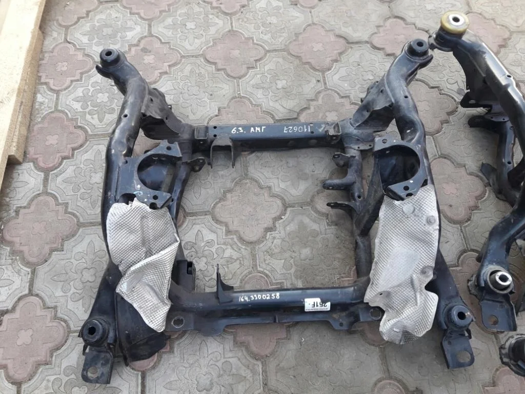 Подрамник передний Mercedes-Benz