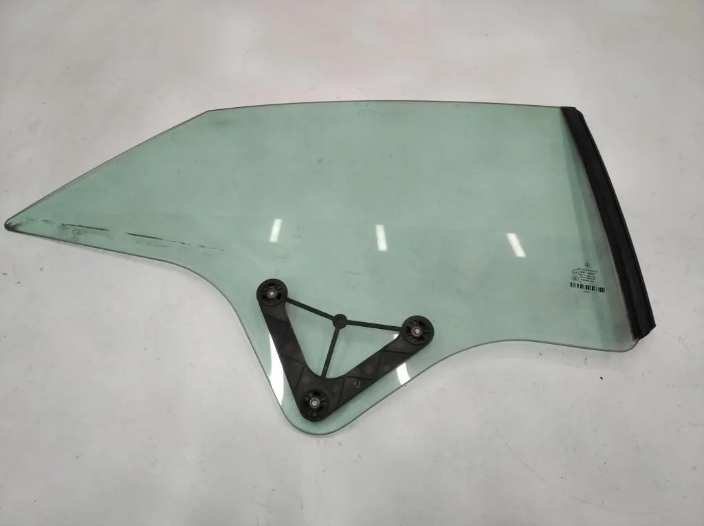 Стекло заднее правое Mercedes-Benz