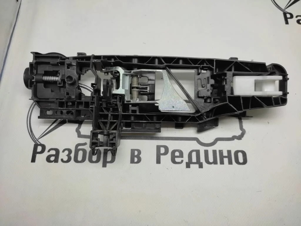 Ответная часть замка двери Mercedes-Benz