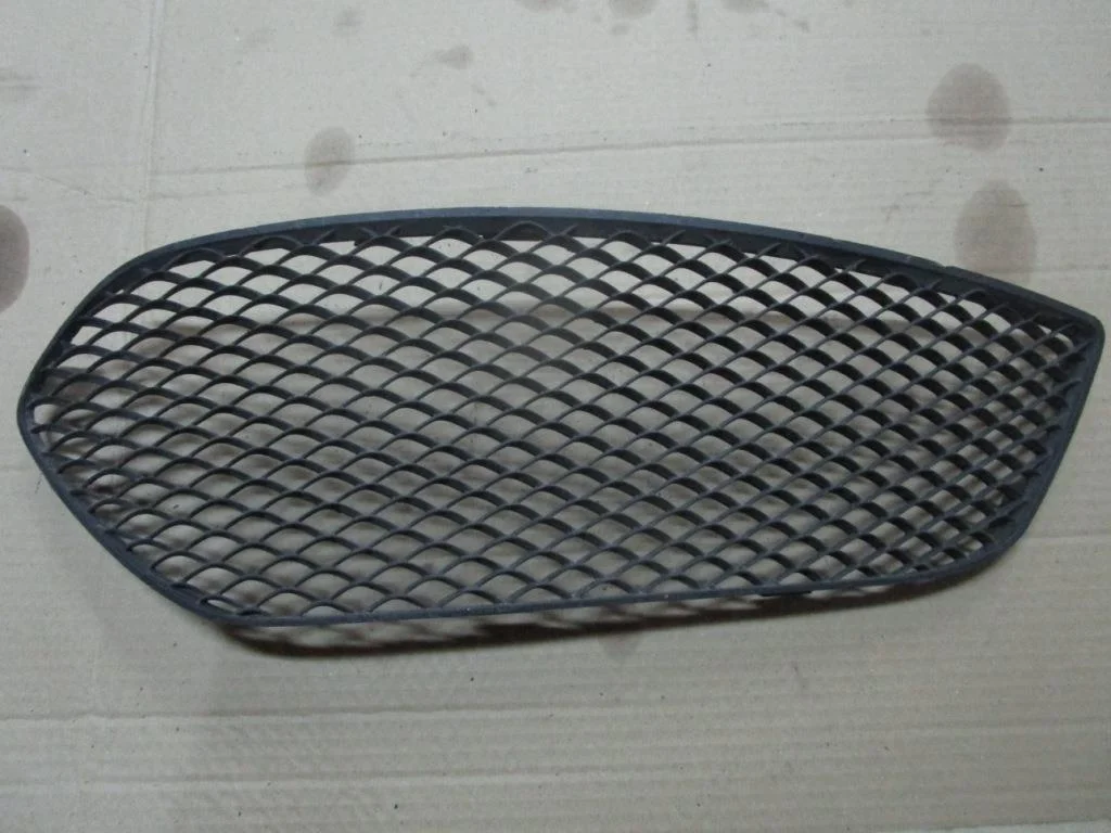 Решетка в бампер Mercedes-Benz