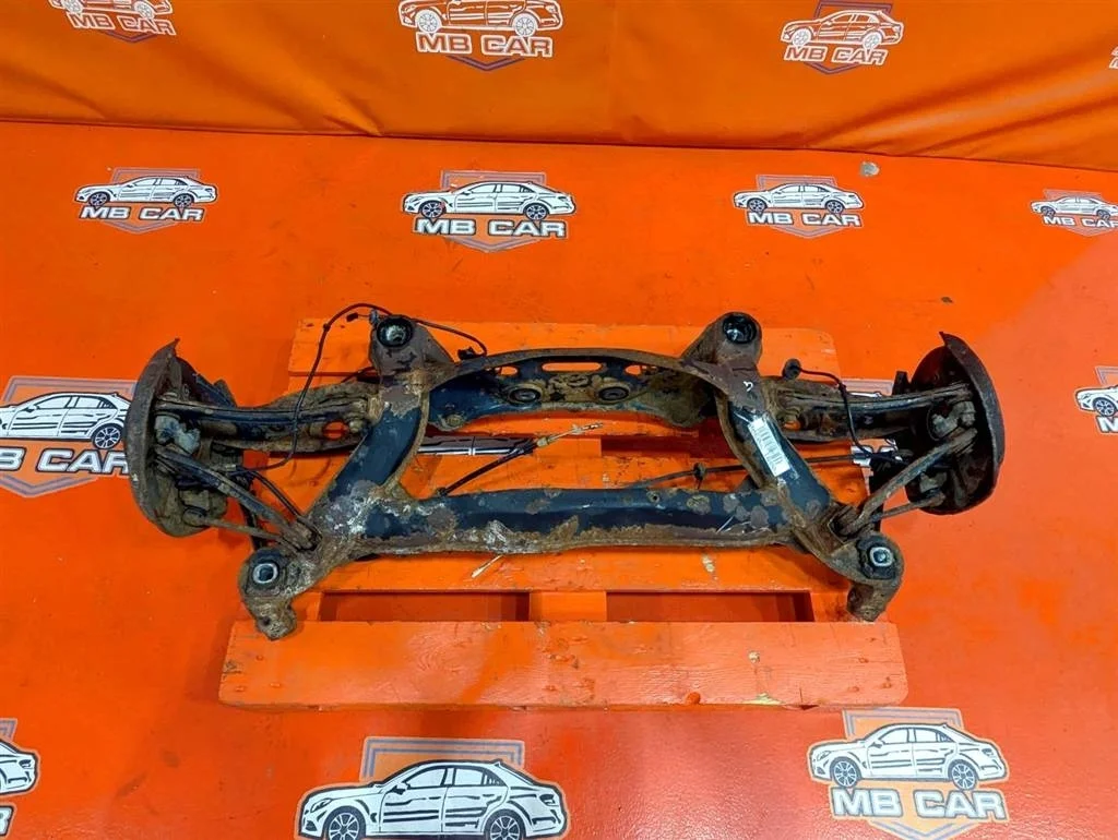 Подрамник задний Mercedes-Benz