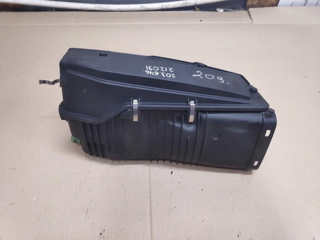 Корпус воздушного фильтра Mercedes-Benz