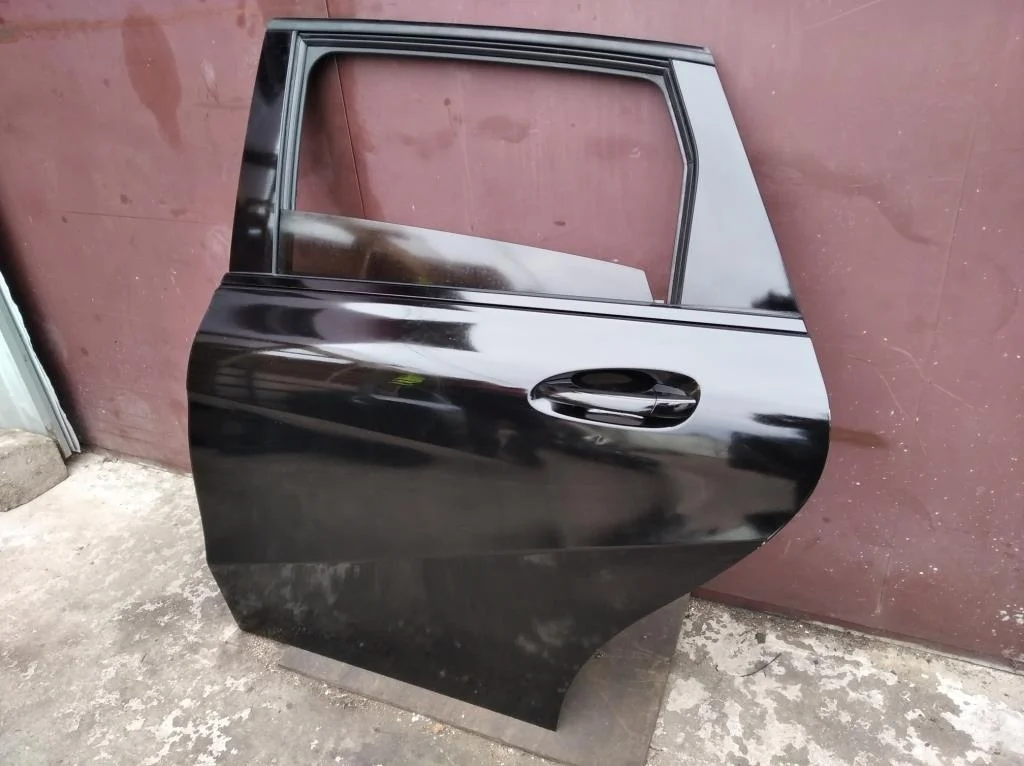 Дверь задняя левая Mercedes-Benz