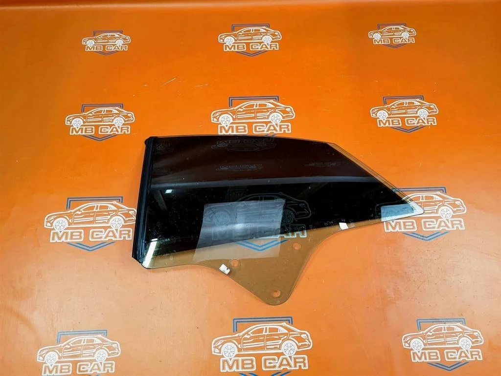 Стекло заднее левое Mercedes-Benz