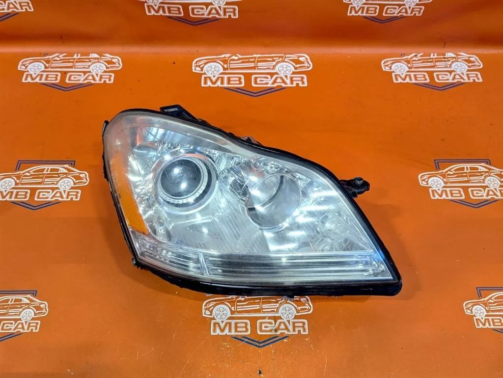 Фара правая Mercedes-Benz
