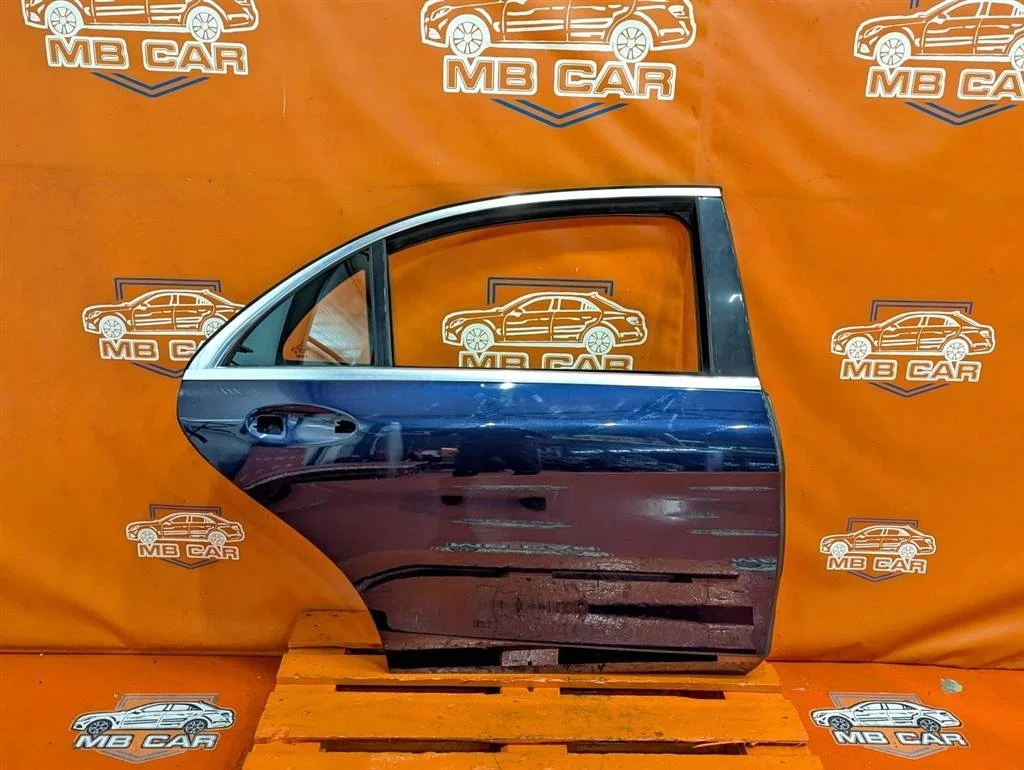 Дверь задняя правая Mercedes-Benz