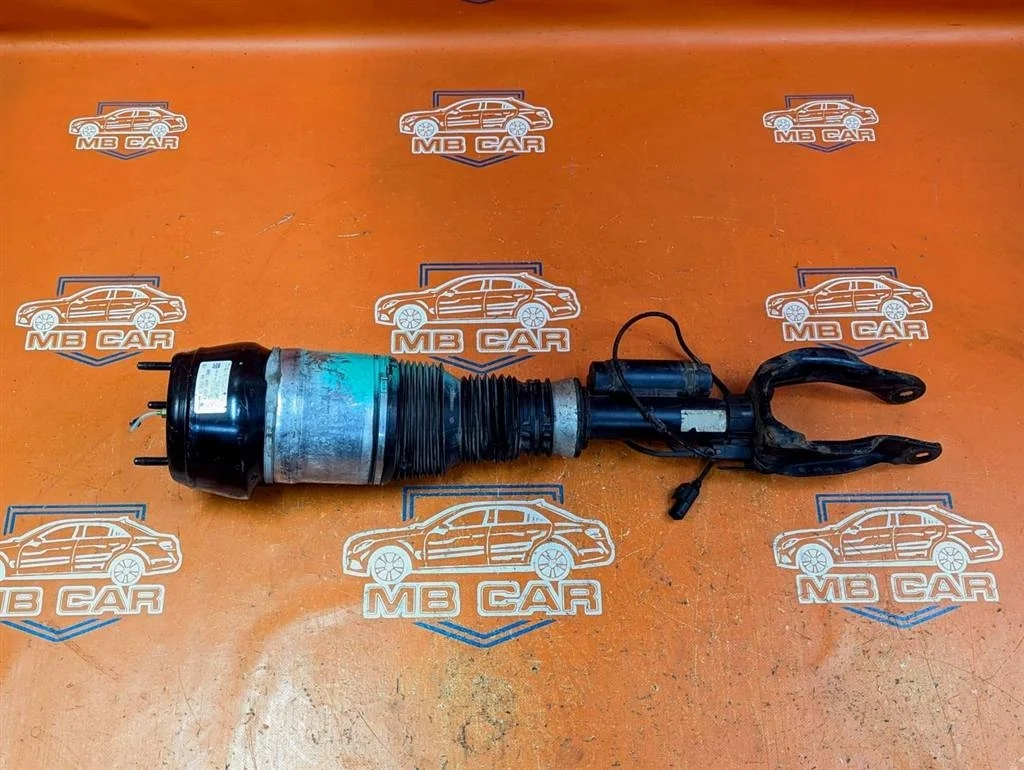 Пневмостойка передняя Mercedes-Benz