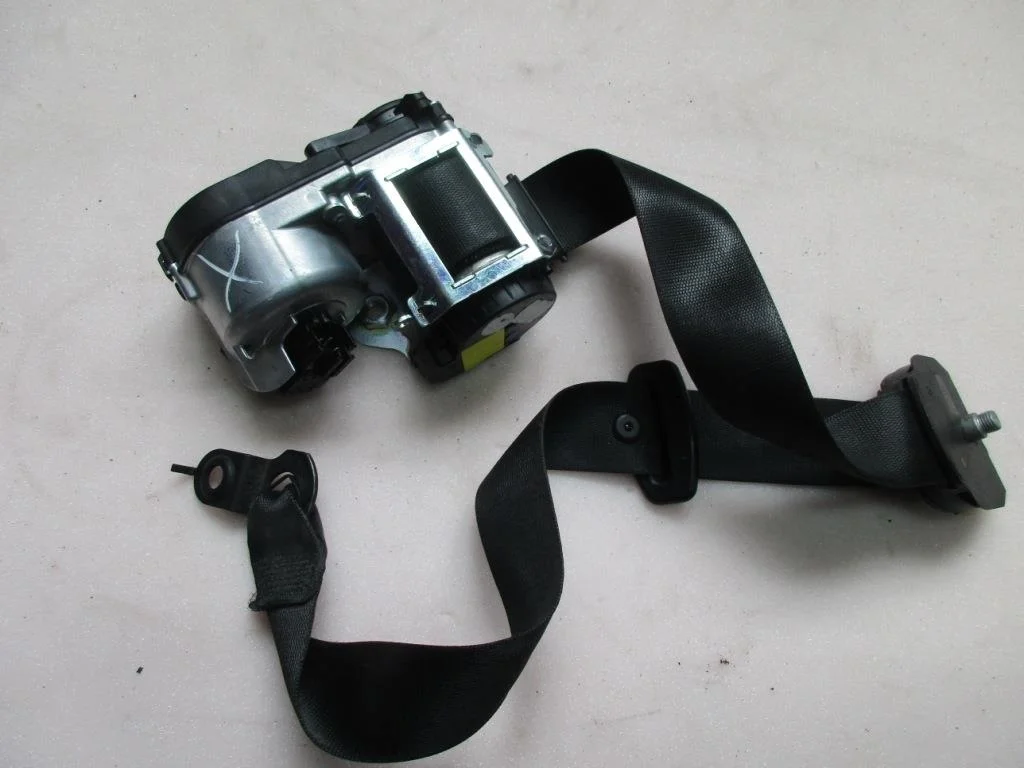 Ремень безопасности передний левый Mercedes-Benz